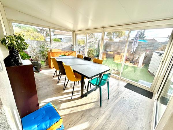 MARSEILLAN, Maison avec dépendance, garages et jardins