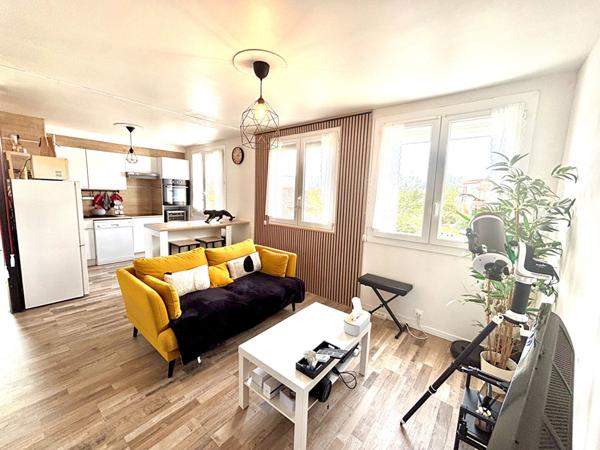 MARSEILLAN, Maison avec dépendance, garages et jardins