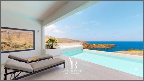 Villa d’architecte contemporaine avec piscine – Vue panoramique exceptionnelle sur la Méditerranée