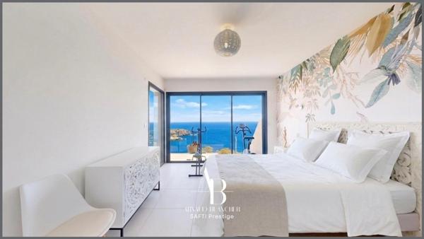 Villa d’architecte contemporaine avec piscine – Vue panoramique exceptionnelle sur la Méditerranée