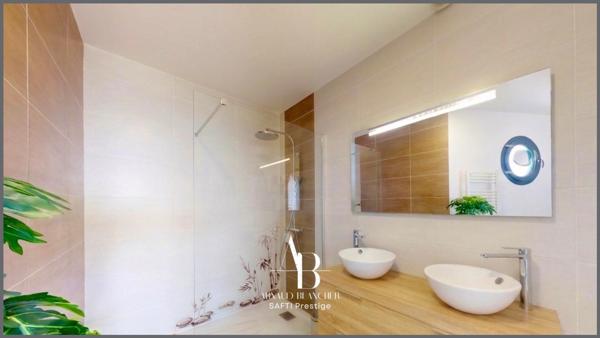 Villa d’architecte contemporaine avec piscine – Vue panoramique exceptionnelle sur la Méditerranée