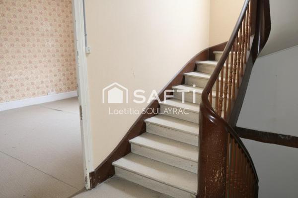 Immeuble 179 m² avec garages en centre ville