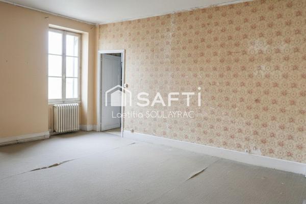 Immeuble 179 m² avec garages en centre ville
