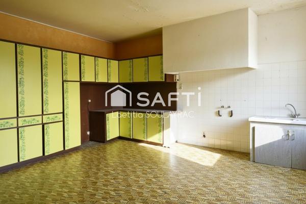 Immeuble 179 m² avec garages en centre ville