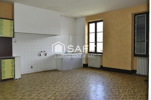 Immeuble 179 m² avec garages en centre ville