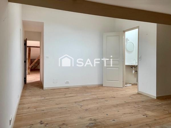 Maison de ville rénovée 135m² – 4 niveaux – Centre de Mézin – Jardin 300m² – Dépendance