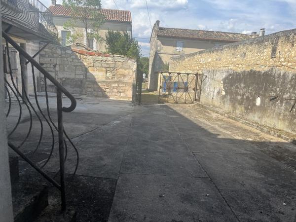 Maison à vendre |  Touvre |  4 pièces | 171 m²