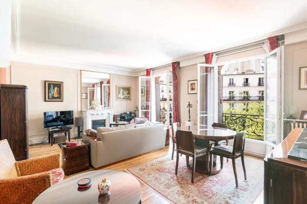 Appartement Paris 18 e - FRANCŒUR