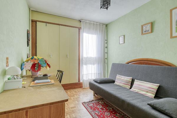 Appartement 5 pièces, 3 chambres, Nanterre limite Rueil €430 000 ** - Référence 15065