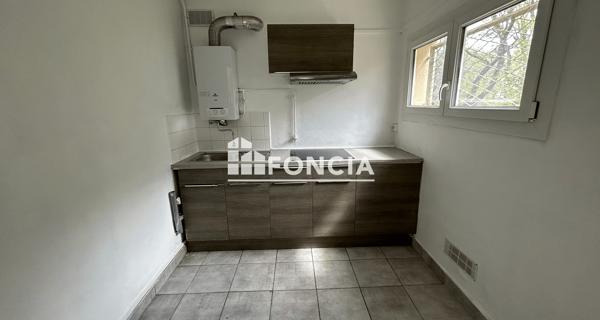 Location Appartement 3 pièces 48 m² - Saint-nazaire 30200