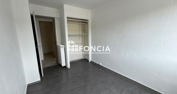 Location Appartement 3 pièces 48 m² - Saint-nazaire 30200