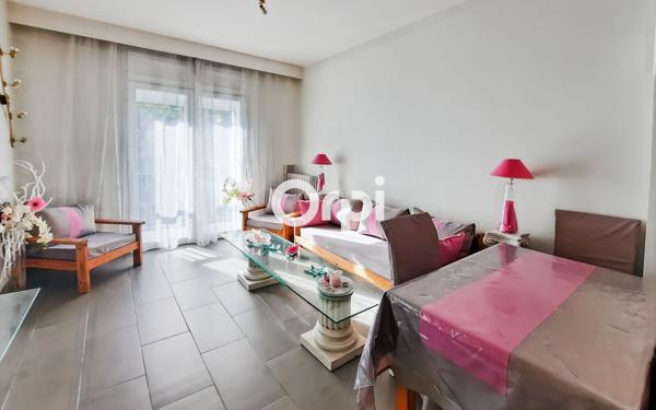 Appartement à vendre    3 pièces • 73 m2 Marseille 2