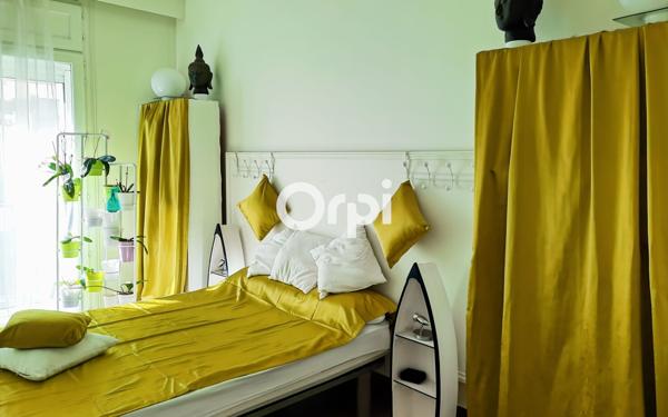 Appartement à vendre    3 pièces • 73 m2 Marseille 2