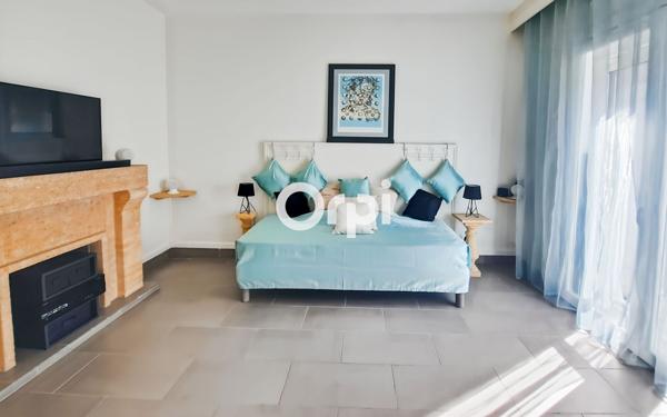 Appartement à vendre    3 pièces • 73 m2 Marseille 2