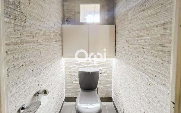 Appartement à vendre    3 pièces • 73 m2 Marseille 2
