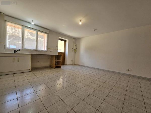 Appartement à louer à Viré en Saône-et-Loire (71260), ref : 008/2383