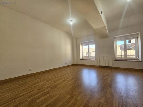 Appartement à louer à Viré en Saône-et-Loire (71260), ref : 008/2383