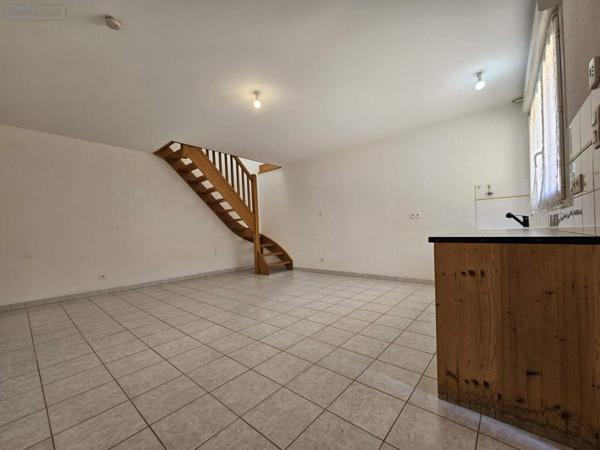 Appartement à louer à Viré en Saône-et-Loire (71260), ref : 008/2383