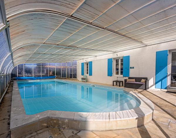 PROCHE BREUILLET - GRANDE MAISON DE CARACTERE BELLES PRESTATIONS - EMPLACEMENT RARE - PAS DE TRAVAUX