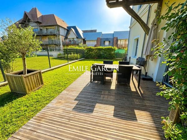 A vendre - Normandie - Deauville - Appartement - 2 chambres - Jardin privatif - Cave - Box.