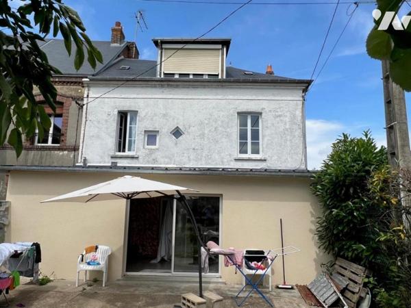 LA BARRE EN OUCHE MAISON DE VILLE BEAUX VOLUMES BEAU POTENTIEL T6