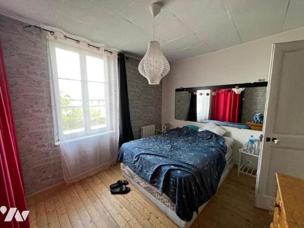 LA BARRE EN OUCHE MAISON DE VILLE BEAUX VOLUMES BEAU POTENTIEL T6