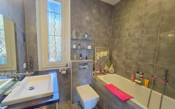 Maison à vendre    4 pièces •  Antibes