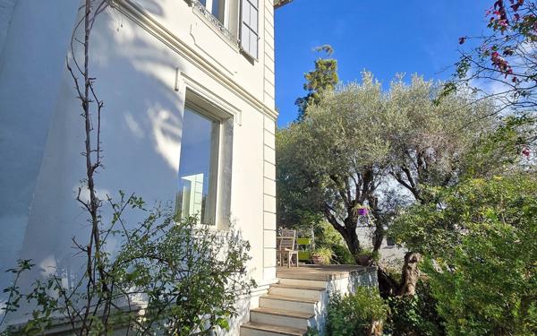 Maison à vendre    4 pièces •  Antibes