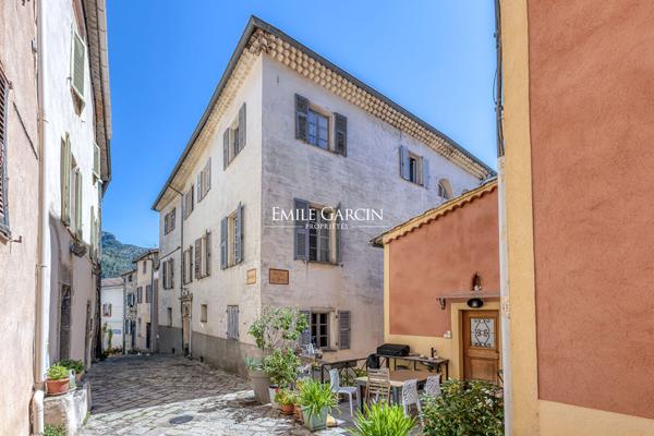 A VENDRE - La Tour sur Tinée - Vaste Maison de Maître - Vue panoramique
