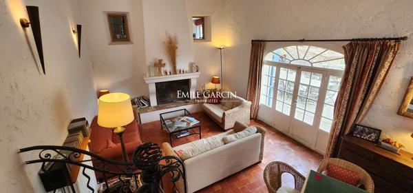 A vendre - Maison de caractère - Entre le Luberon et la Haute Provence - Au sein d'un domaine privé d'exception