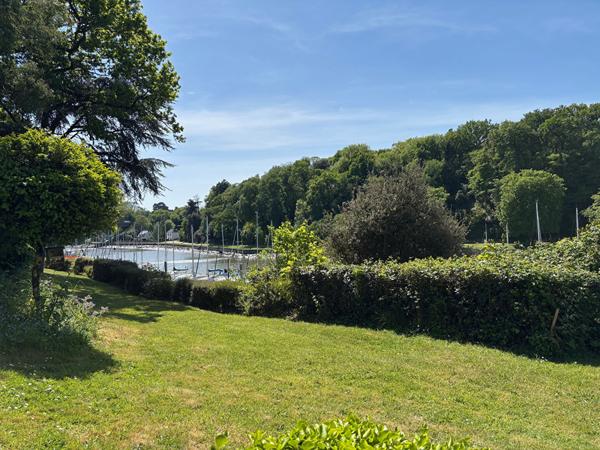 T.2 AURAY SAINT GOUSTAN dans belle Résidence avec terrasse, parking et cave , Auray