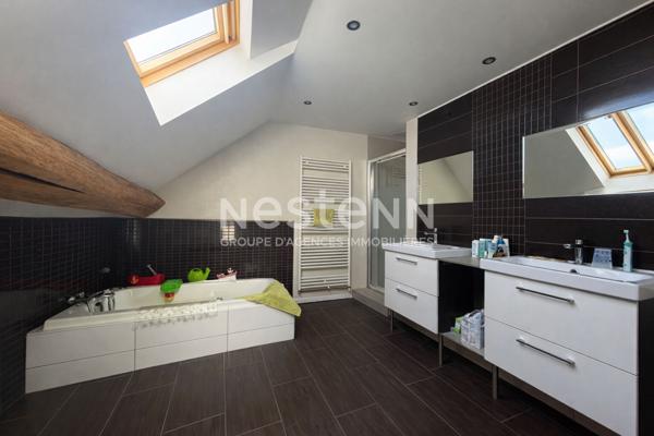 Maison en pierre rénovée avec grand terrain