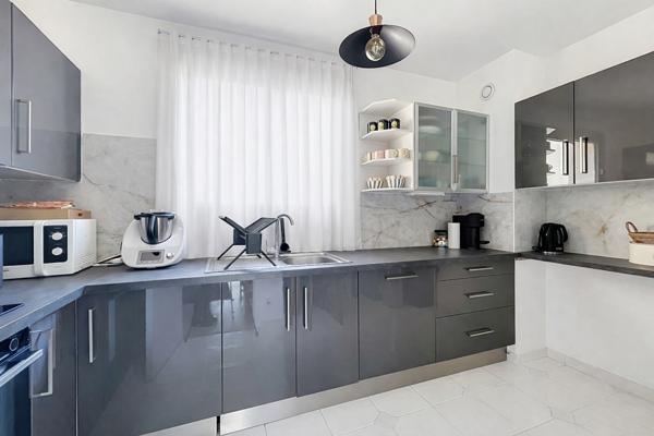 Appartement Suresnes 3 pièce(s) 68 m2