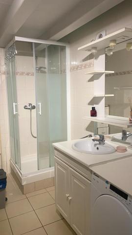 Emplacement imbattable à 70 m du vieux port et à 100 m de la place de Verdun ! Duplex d exception lumineux au coeur historique de la Rochelle !