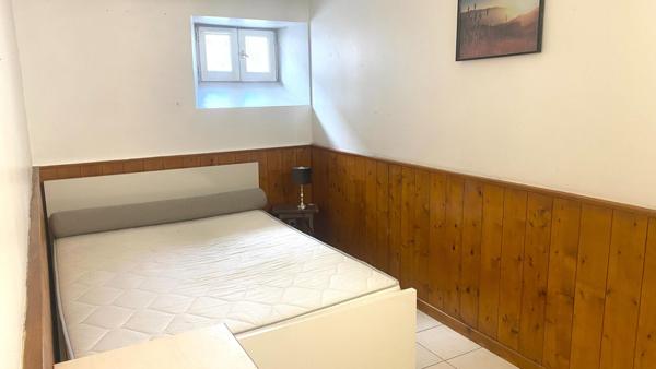 Emplacement imbattable à 70 m du vieux port et à 100 m de la place de Verdun ! Duplex d exception lumineux au coeur historique de la Rochelle !