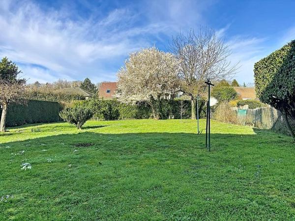 Précy-sur-Oise / Ravissante maison de ville avec dépendance