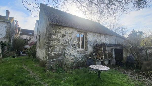 Vente / Maison avec dépendance à Moret-Loing-et-Orvanne (77250)
