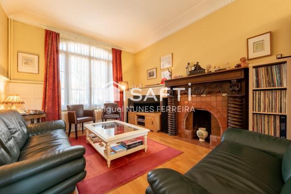 Superbe maison anglo-normande avec dépendance