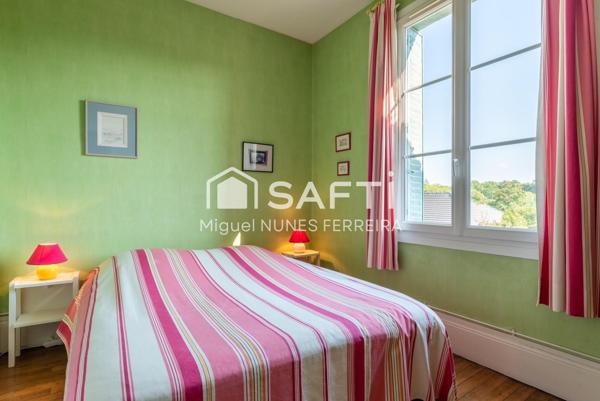 Superbe maison anglo-normande avec dépendance