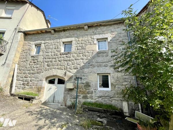 A VENDRE MAISON MITOYENNE A LA ROCHE DE RIEUTORT 