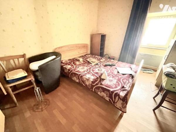 A VENDRE MAISON MITOYENNE A LA ROCHE DE RIEUTORT 