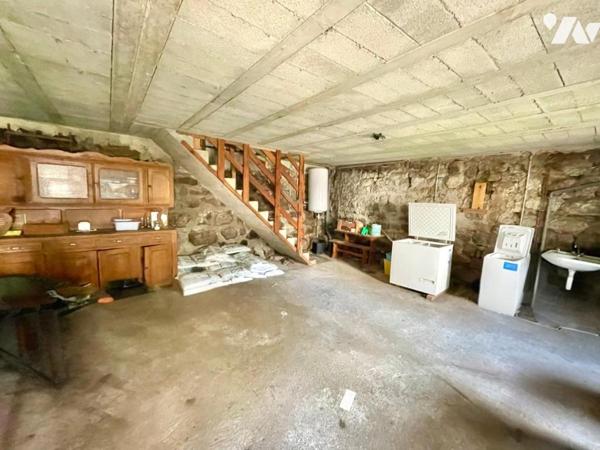 A VENDRE MAISON MITOYENNE A LA ROCHE DE RIEUTORT 