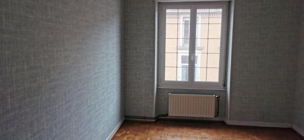 88 RAON L ETAPE - IMMEUBLE MIXTE, COMMERCE ET LOGEMENTS 297 m2