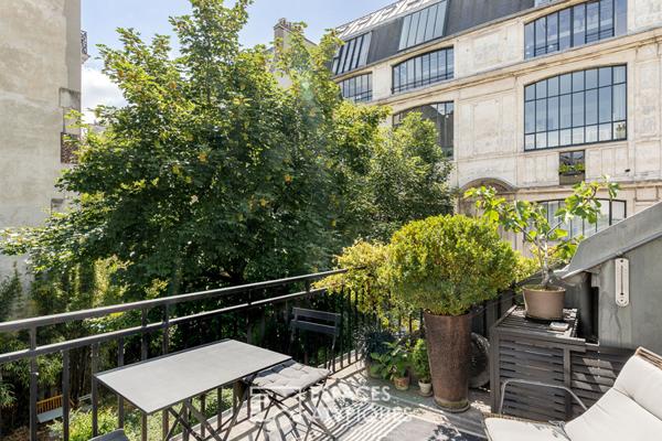 Dernier étage rénové par architecte avec terrasse – Quartier South Pigalle