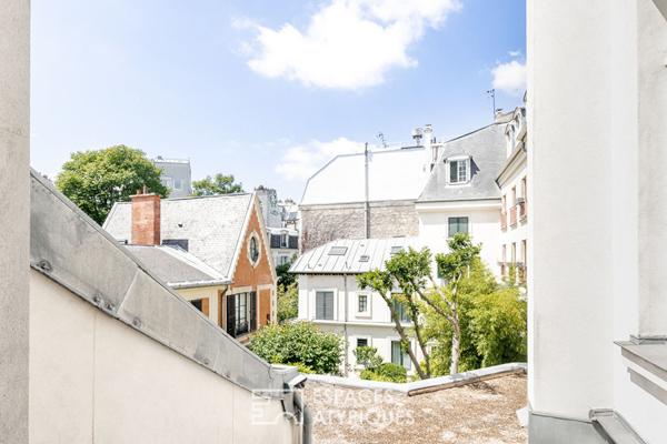 Dernier étage rénové par architecte avec terrasse – Quartier South Pigalle