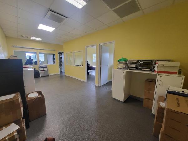 Bureaux 100m² – St barthelemy d anjou