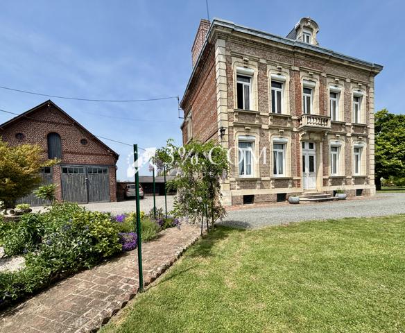 Maison
                                                                                                                                                                                                                                                                                                                        9 pièce(s)                                                                                                                                                                                                          4 chambre(s)                                                                                                                                                                                                          245  m²