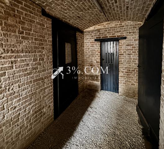 Maison
                                                                                                                                                                                                                                                                                                                        9 pièce(s)                                                                                                                                                                                                          4 chambre(s)                                                                                                                                                                                                          245  m²