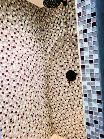 Uzès (30700) Centre Uzès. Très charmant appart meublé 2 chambres à 100 mètres de la Place aux Herbes