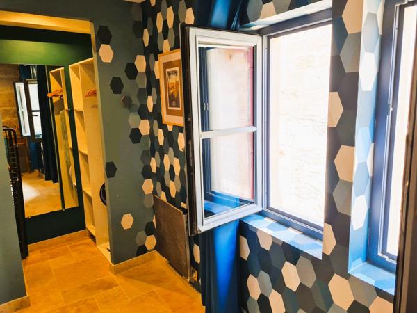 Uzès (30700) Centre Uzès. Très charmant appart meublé 2 chambres à 100 mètres de la Place aux Herbes